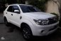 Toyota Fortuner G 2010 automatic diesel for sale -2