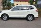 Hyundai Santa Fe 2010 AT White For Sale -4