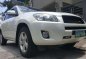 Toyota RAV4 2009 pearl white 25k km only for sale-4