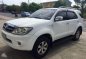 For sale 2004 White Toyota Fortuner 2.7G 4x2 A/T.-1