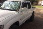 Fresh Toyota Hilux 2003 2.4 2.0 White For Sale -8