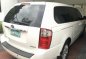 Well-maintained Kia Carnival 2010 for sale-2