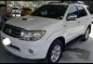 Fresh Toyota Fortuner V 2009 White For Sale -0