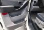 2011 HYUNDAI Starex VGT TCi turbo diesel vs Urvan Alphard Super Grandia E150-10