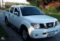 Good as new Nissan Navara 2009 for sale-4