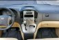 Hyundai Starex gold 2010 for sale -4