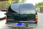 2005 Chevrolet suburban V8 green for sale -1