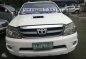 Toyota Fortuner V Diesel AT White For Sale -0