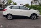 2011 Hyundai Tucson Vanilla White Automatic Transmission-0