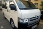 Toyota Hi Ace Commuter 2015 model -2