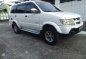 SELLING 2005 ISUZU Crosswind xuvi-1