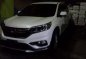 SELLING Honda Crv 4x2 pearl white 2015-0