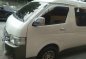 Toyota HIACE GL polar white 2014-4