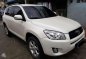 2011 Toyota Rav4 4x2 Automatic transmission Pearl white-0