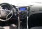 2012 Hyundai Sonata Premium Push button start engine-2