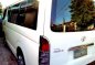 Toyota Hiace commuter 2011 diesel mt-4