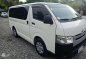 Toyota Hiace commuter manual diesel 2014model-4