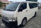 Toyota Hiace commuter manual diesel 2014model-8