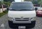 Toyota Hiace commuter manual diesel 2014model-7