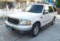 2002 Ford Expedition XLT. Original paint shiny white-0