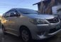 SELLING TOYOTA Innova 2010-1