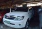 SELLING TOYOTA Fortuner white 2006-4