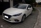 Mazda 3 Hatchback 2.0 SkyActiv R AT 2015 White-0