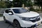 2017 Honda CR-V pearl white with good condition-1