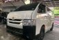 TOYOTA 2017 Hiace Commuter 3000L Manual White-0