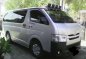 SELLING TOYOTA Hiace van commuter 2015-1