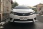 Selling Toyota Altis 1.6E 2015-8