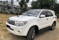 Toyota Fortuner V 2010 for sale -1