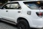 Selling White Toyota Fortuner 2016 Manual Diesel for sale in Quezon City-2