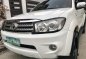 Selling White Toyota Fortuner 2005 Automatic Gasoline at 78000 km in Parañaque-2