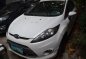 White Ford Fiesta 2013 at 49000 km for sale-2