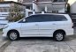 Selling White Toyota Innova 2013 at 50000 km -2