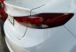 Selling White Hyundai Elantra 2016 at 14000 km in Makati-5