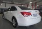 Selling White Chevrolet Cruze 2012 Automatic Gasoline at 30000 km-3