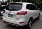 Selling White Hyundai Santa Fe 2011 Automatic Diesel at 60000 km in Pasig-2