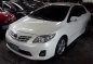 Sell White 2013 Toyota Corolla Altis Automatic Gasoline at 52345 km -2