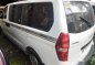 Selling White Hyundai Grand Starex 2016 in Makati -4