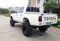 Selling White Toyota Hilux 2000 at 159000 km -3