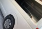 Selling White Toyota Hiace 2018 in Quezon City-6