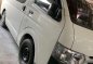 Selling White Toyota Hiace 2018 in Quezon City-2