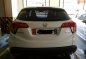 Selling White Honda Hr-V 2015 in Makati -1