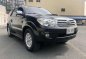 Black Toyota Fortuner 2010 Automatic Diesel for sale-1