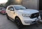 Selling White Ford Everest 2016 Automatic Diesel at 33000 km -1