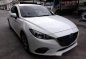 White Mazda 3 2016 at 44000 km for sale -1