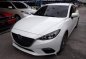 White Mazda 3 2016 at 44000 km for sale -2