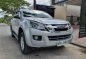 Silver Isuzu D-Max 2015 at 35000 km for sale-0